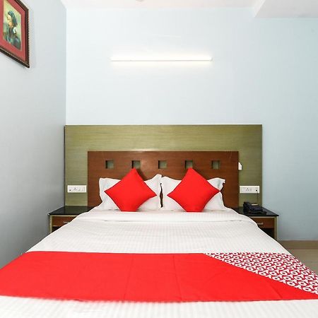 Balaji Grand Hotell Kākināda Eksteriør bilde