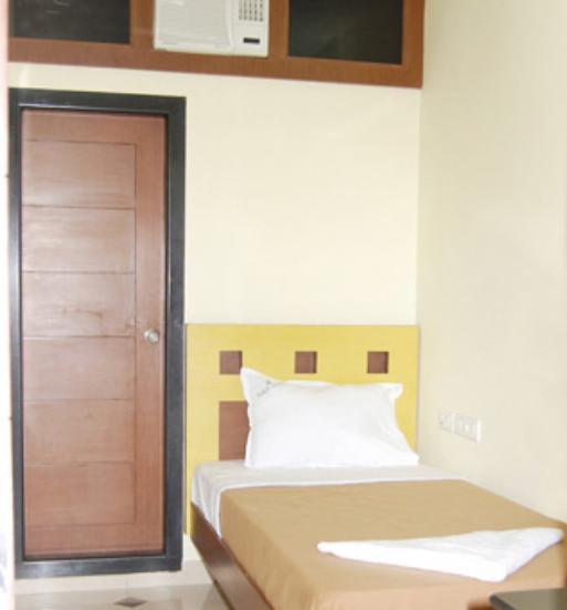 Balaji Grand Hotell Kākināda Rom bilde