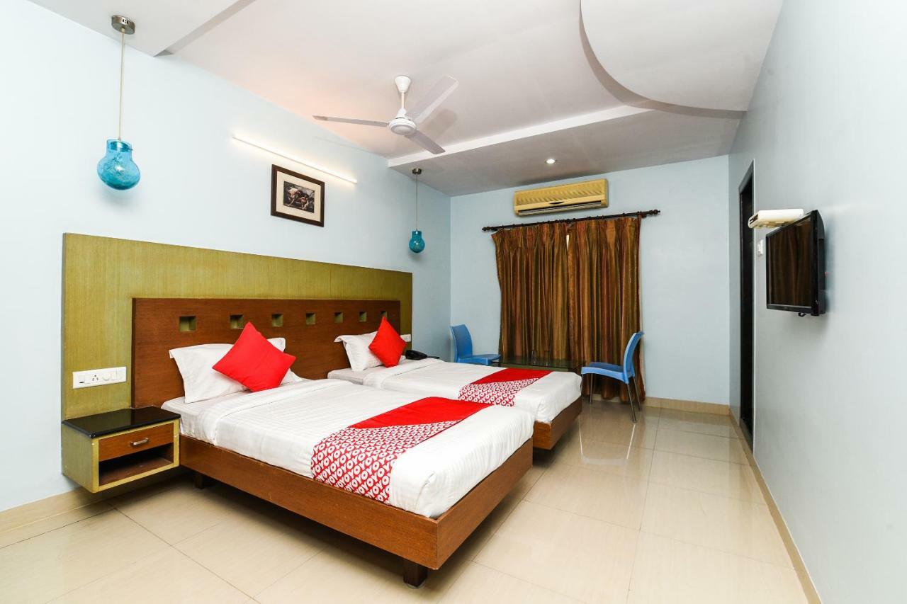 Balaji Grand Hotell Kākināda Eksteriør bilde