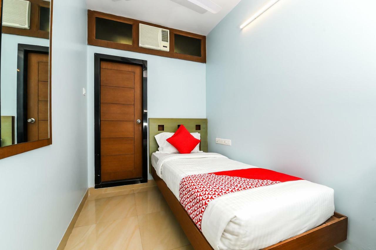 Balaji Grand Hotell Kākināda Eksteriør bilde