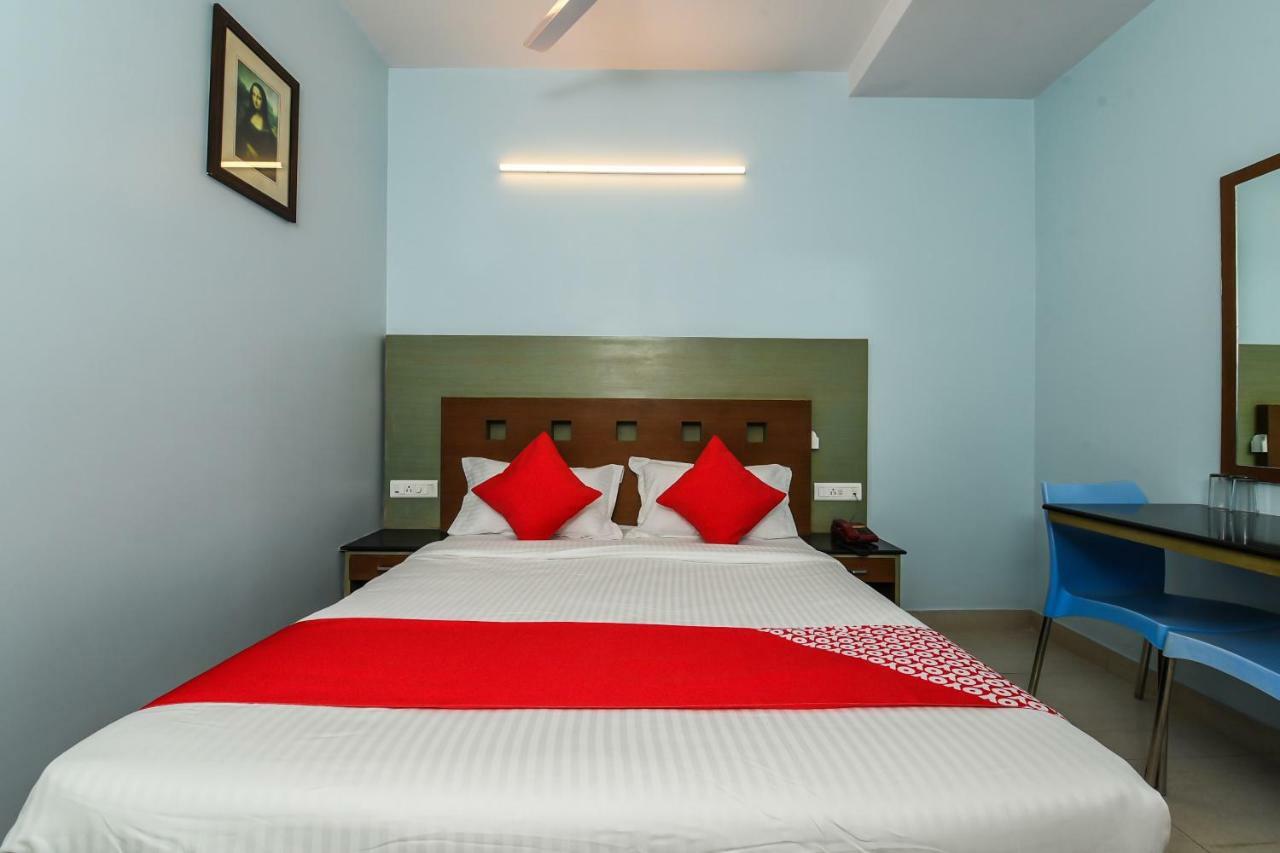 Balaji Grand Hotell Kākināda Eksteriør bilde