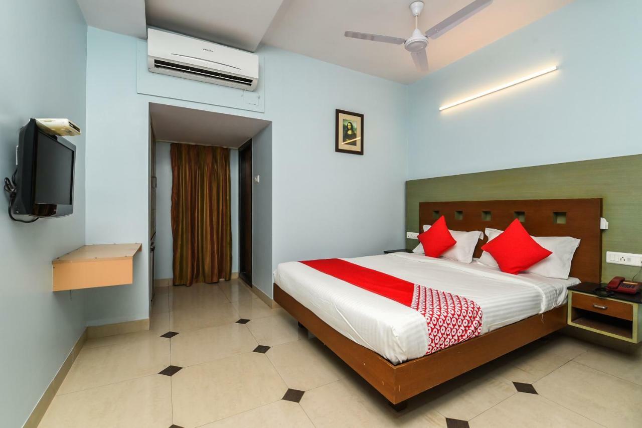 Balaji Grand Hotell Kākināda Eksteriør bilde