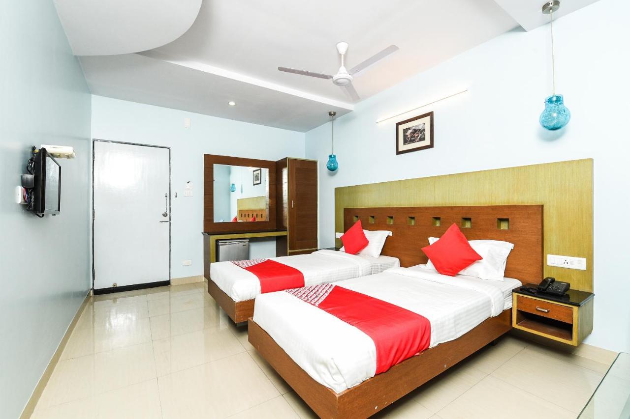 Balaji Grand Hotell Kākināda Eksteriør bilde