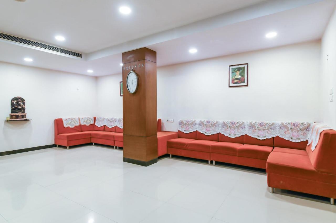 Balaji Grand Hotell Kākināda Eksteriør bilde
