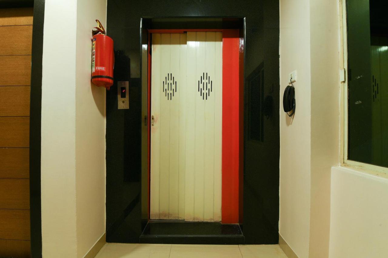 Balaji Grand Hotell Kākināda Eksteriør bilde