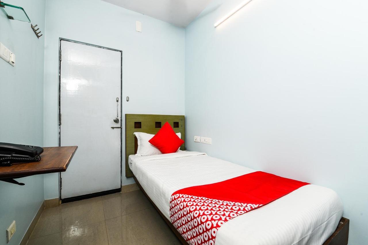 Balaji Grand Hotell Kākināda Eksteriør bilde